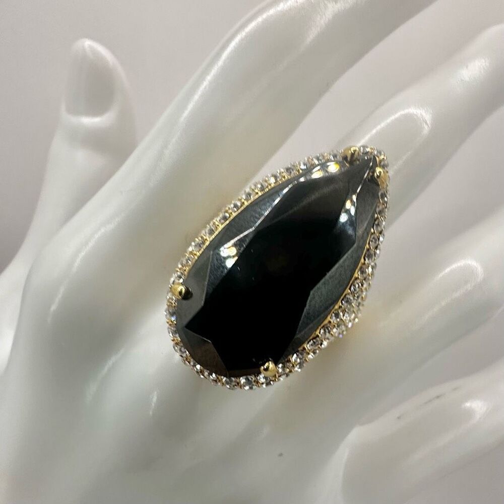 Akkad black rhinestone pear shaped cocktail Ring NWT